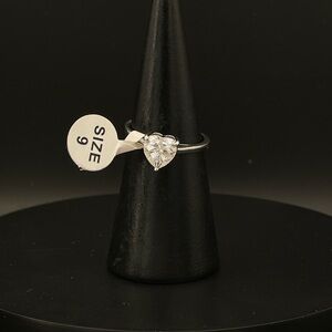 Elegant Silver Heart Ring